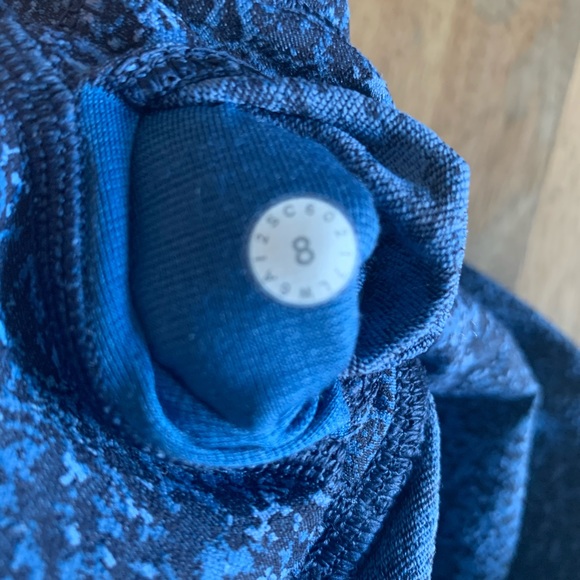 Lululemon crop leggings - Picture 2 of 2